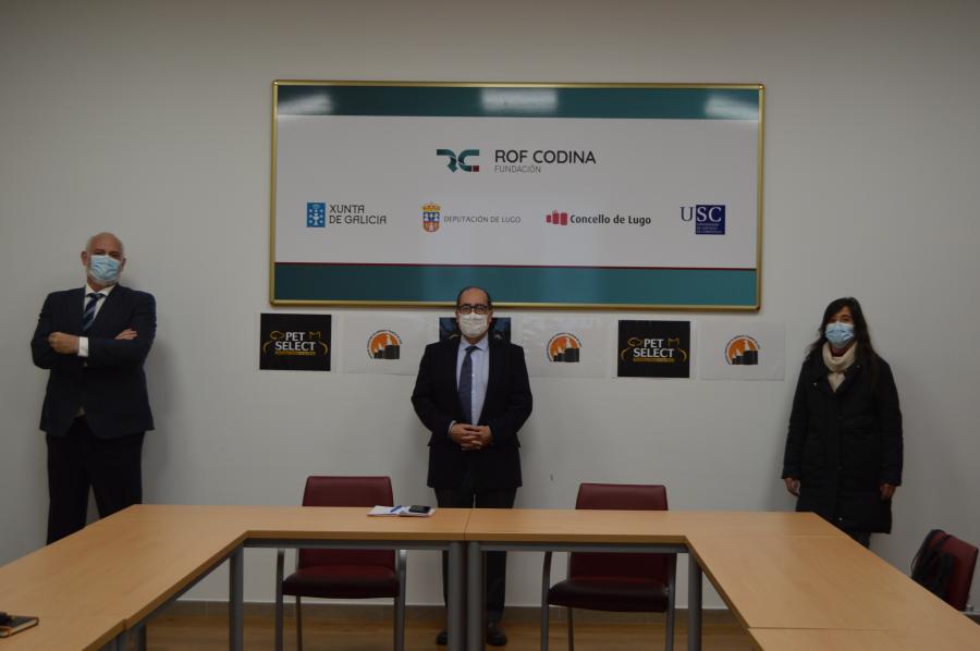 De esquerda a dereita, Luis Ramón Martínez, Luis Felipe de la Cruz e Ángeles López, no hospital Rof Codina de Lugo