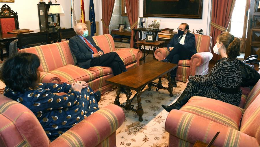 O acto procolario de sinatura celebrouse este luns en San Xerome. Foto: Santi Alvite