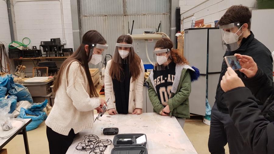 Sesión formativa de alumnado de STEMbach do IES Lucus Agusti na EPS de Enxeñaría