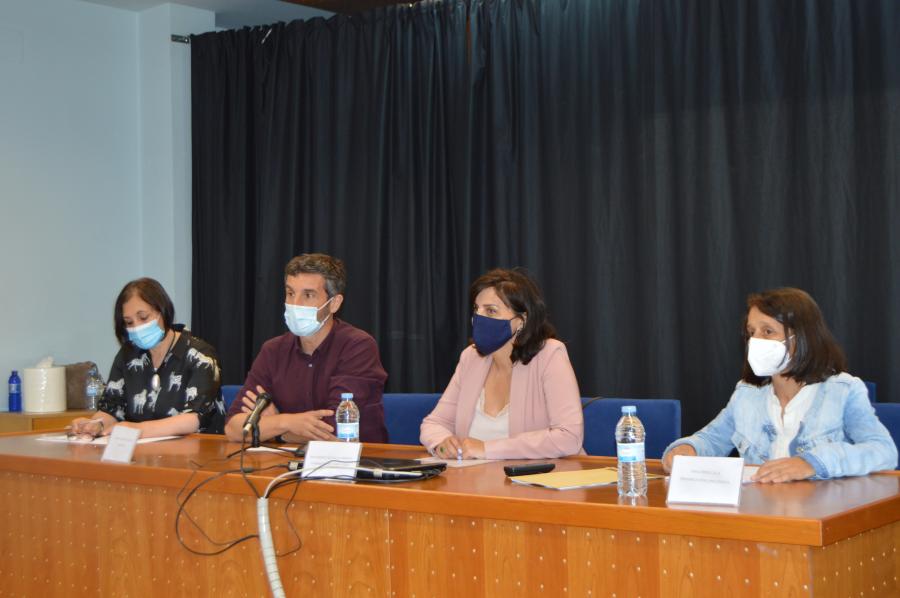 De esquerda a dereita, Pilar Fernández, Francisco Núñez, Montserrat Valcárcel e Ana López