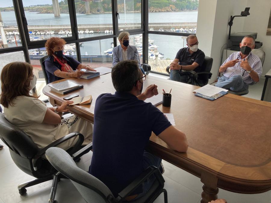 Juan Luís Barja e Rosa Quintana no transcurso da reunión