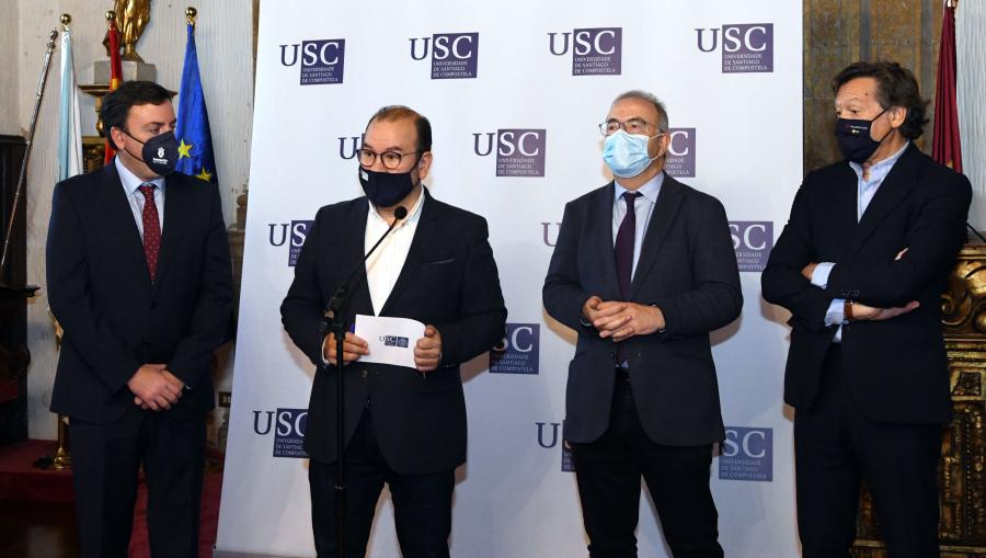 De esquerda a dereita, Valentín González Formoso, Antonio López, Xosé A. Sánchez Bugallo e José Ramón Lete Lasa. FOTO: Santi Alvite