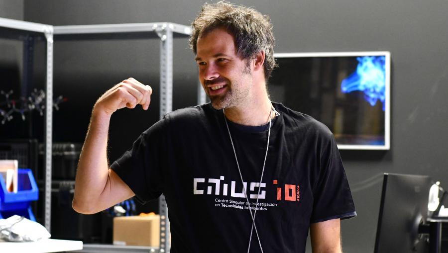 O investigador David Glowacki realizou unha demostración do seu traballo con tecnoloxías de Realidade Virtual. FOTO: Santi Alvite