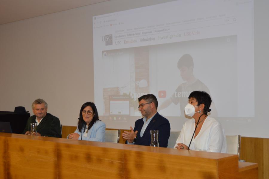 Emilio Carral, Esther Olveira, Francisco Fraga e Olga López Racamonde, na apertura do curso do IV Ciclo na Casa do Saber