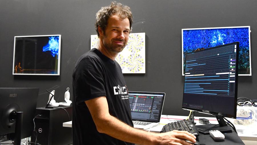 O  investigador do Centro Singular de Investigación en Tecnoloxías Intelixentes da USC (CiTIUS), David Glowacki. FOTO: Santi Alvite