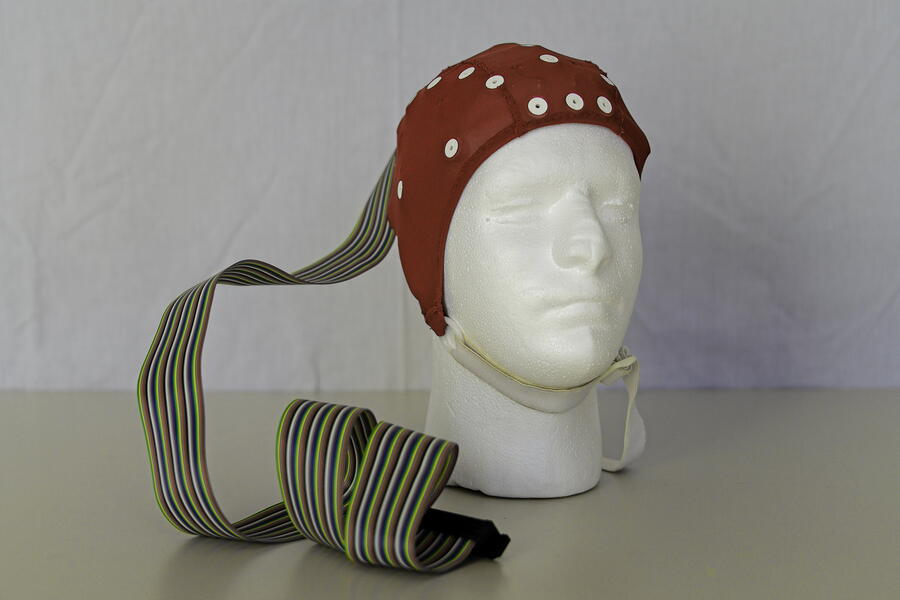Gorros de electrodos para rexistros de electroencefalografía (modelo electrocap)