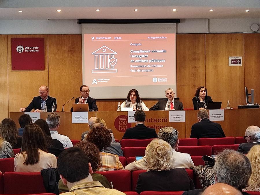 O profesor Vázquez-Portomeñe durante a súa intervención