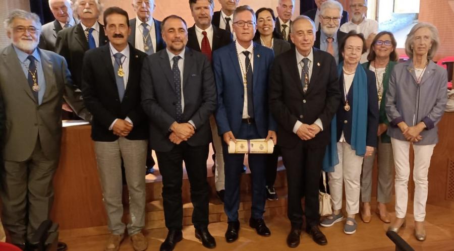 Foto de familia coas persoas participantes no acto. FOTO: RAFG