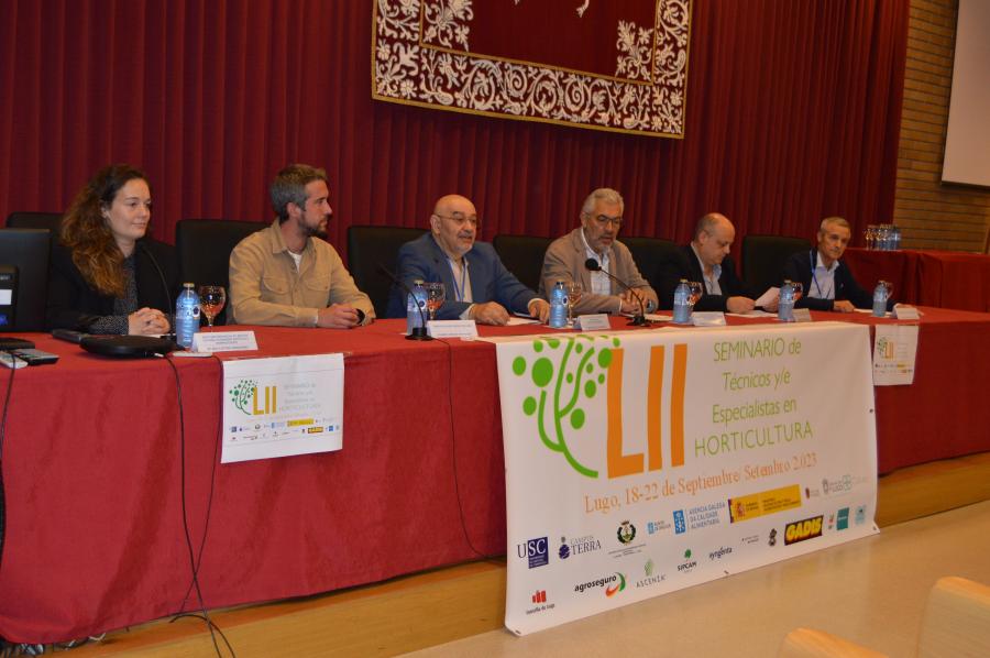 Castro, Arroxo, Ruiz, Fernández, López e Otero, na apertura do foro sobre horticultura na EPS de Enxeñaría