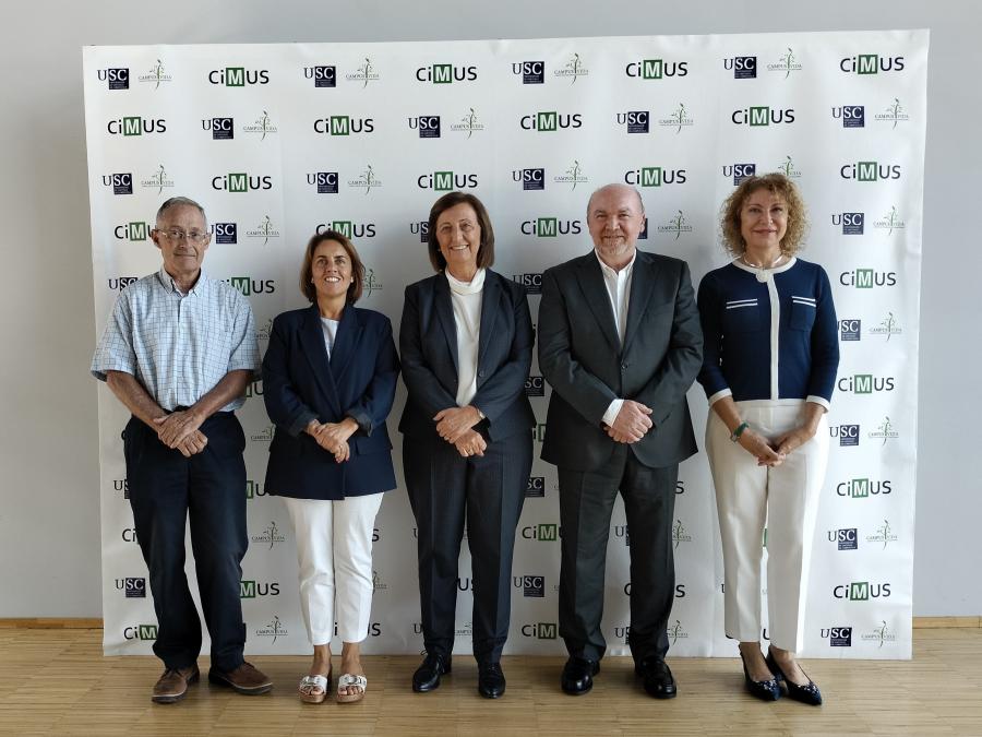 A xornada celebrouse nun encontro presidido pola vicerreitora de Política Científica, Pilar Bermejo, e na que tamén interviñeron a directora de GAIN, Patricia Argerey; o representante da empresa ABAC Therapeutics, Domingo Gargallo, e os coordinadores do proxecto, Ángel Carracedo e Mabel Loza