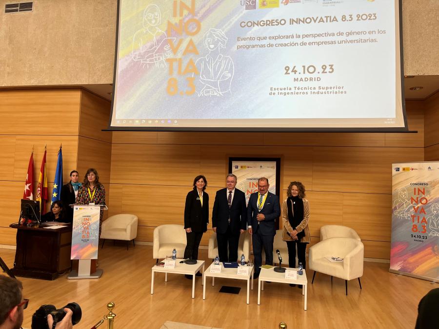 O reitor Antonio López asistiu ao acto inaugural