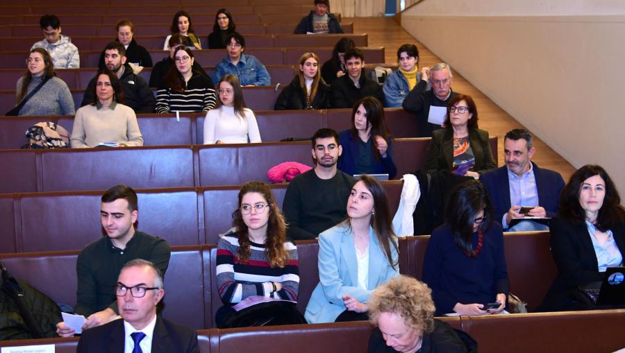 Público asistente ao acto. FOTO: Santi Alvite