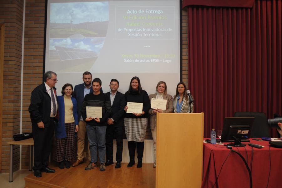 Galardoados e organizadores dos VI Premios Rafael Crecente, na EPS de Enxeñaría