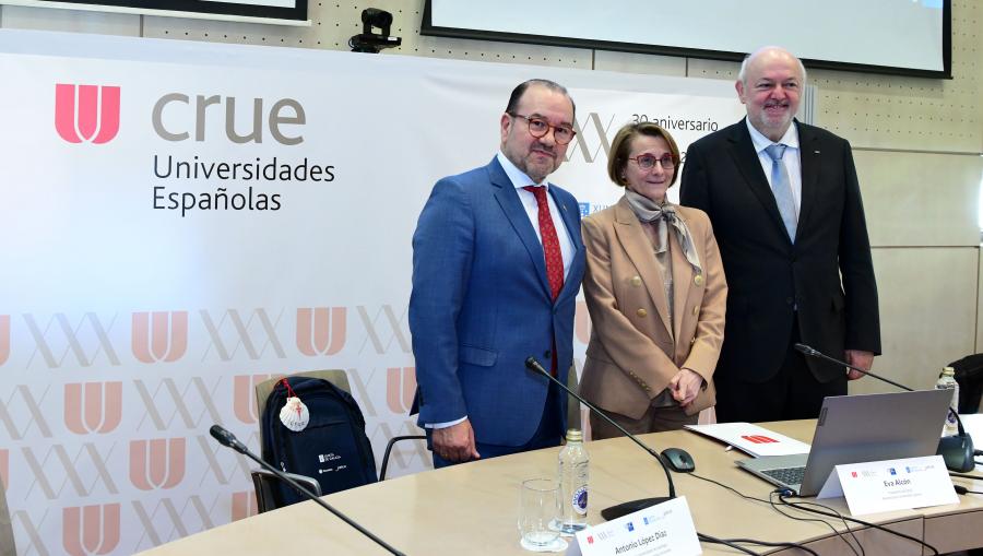 Antonio López Díaz, Eva Alcón Soler e Daniel Crespo Artiaga. FOTO: Santi Alvite