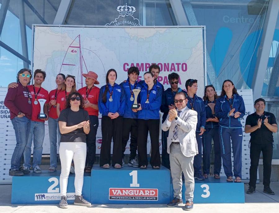 O reitor Antonio López asistiu á entrega de trofeos