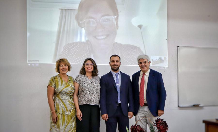 Beltrán, coa directora e co tribunal que avaliou a tese. Foto: Iria Lema