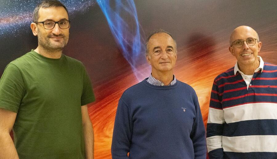 Persoal do IGFAE involucrado en ACME. De esquerda a dereita, Lorenzo Cazón, Enrique Zas e Jaime Álvarez-Muñiz