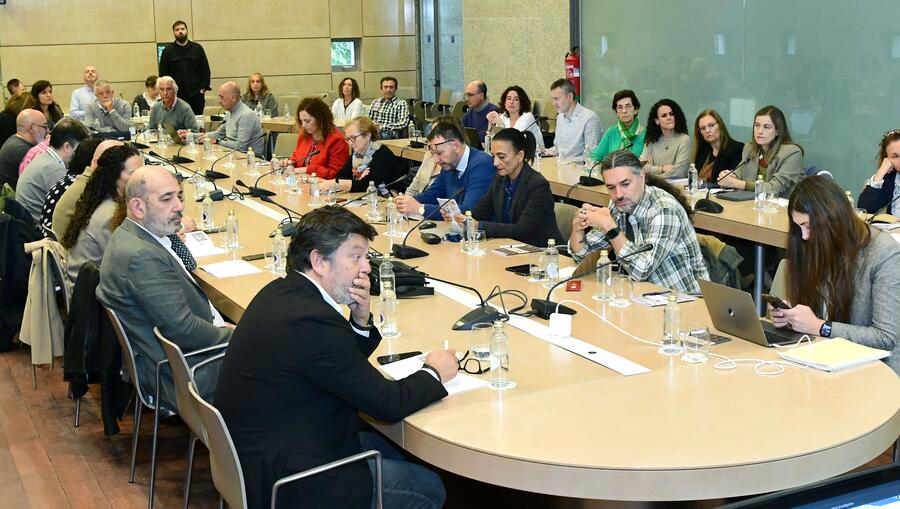 Na xornada debátense propostas que permitan conciliar a axilidade e a flexibilidade co rigor esixible ás actuacións en investigación. Foto: Santi Alvite