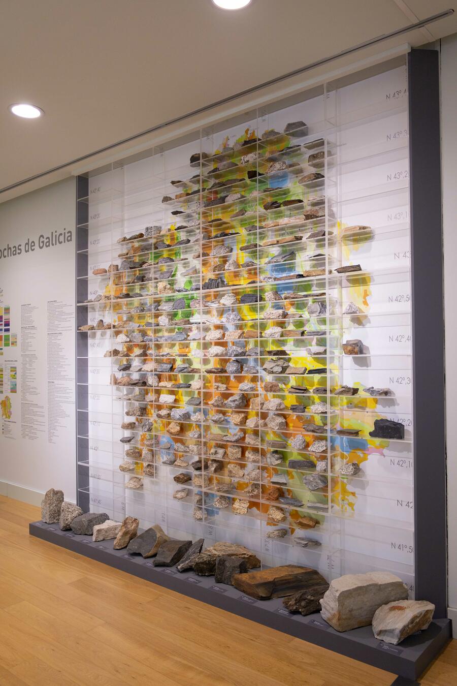 Mapa de Galicia coas rochas correspondentes a cada comarca. FOTO: MHN