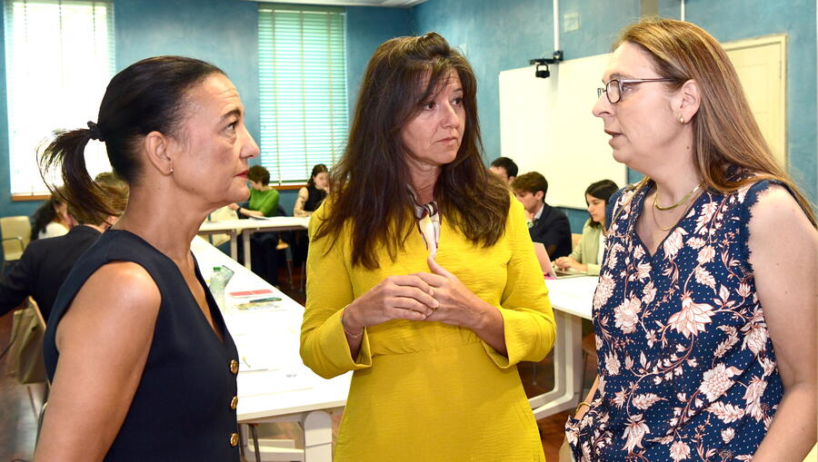 De esquerda a dereita, Laura Lojo, María José Mariño e María Dolores Sánchez. Foto: Santi Alvite
