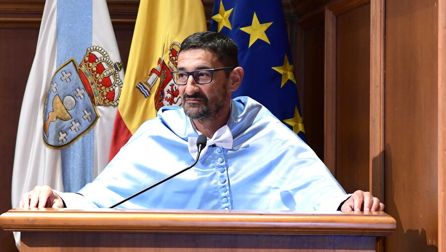 ‘Muller e esfera pública no século XIX’ foi o título da lección maxistral que se impartiu no acto e que este ano correu a cargo de Xosé Ramón Veiga Alonso. FOTO: Santi Alvite