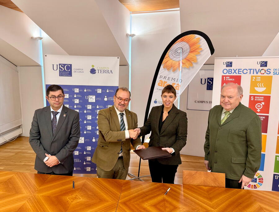 De esquerda a dereita, Francisco Fraga, Antonio López, Carlota López e José Luis Benedito Castellote