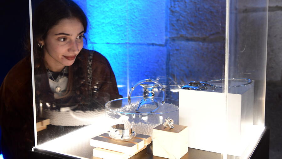 Na especialidade de deseño de xoias, o proxecto ‘Parque de bólas’, de Carlota Cao, de Ourense, foi a primeira gañadora. FOTO: Santi Alvite