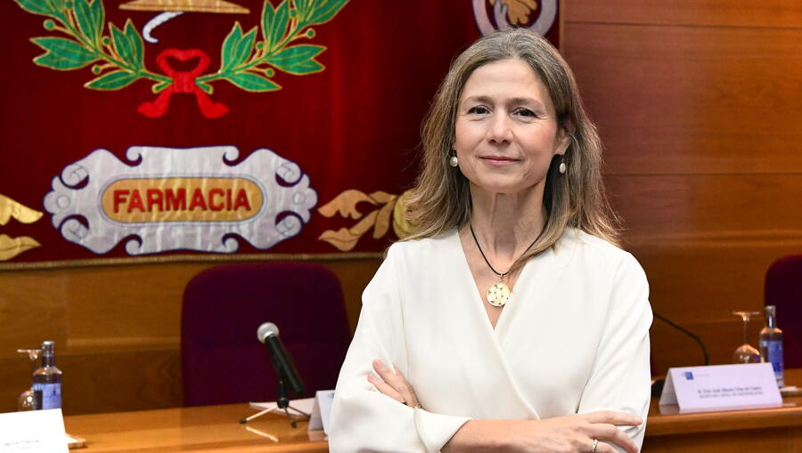 A directora da Axencia Española de Medicamentos, María Jesús Lamas, pronunciou a conferencia central do acto. Foto: Santi Alvite