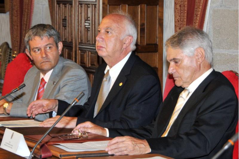 A USC e o Grupo Aresa convocan a décimo primeira edición do Premio Aresa, dotado con dez mil euros