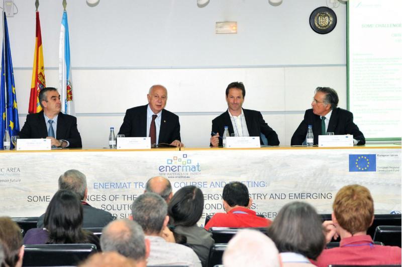 Debaten na USC sobre os desafíos da industria eléctrica e as solucións emerxentes con supercondutores