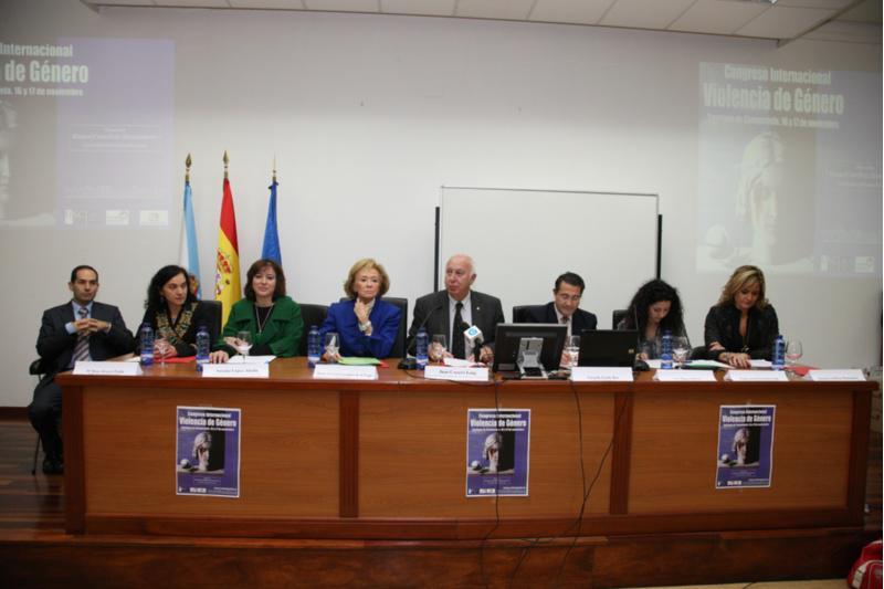 Un congreso internacional analiza en Compostela a violencia de xénero desde unha perspectiva xurídica