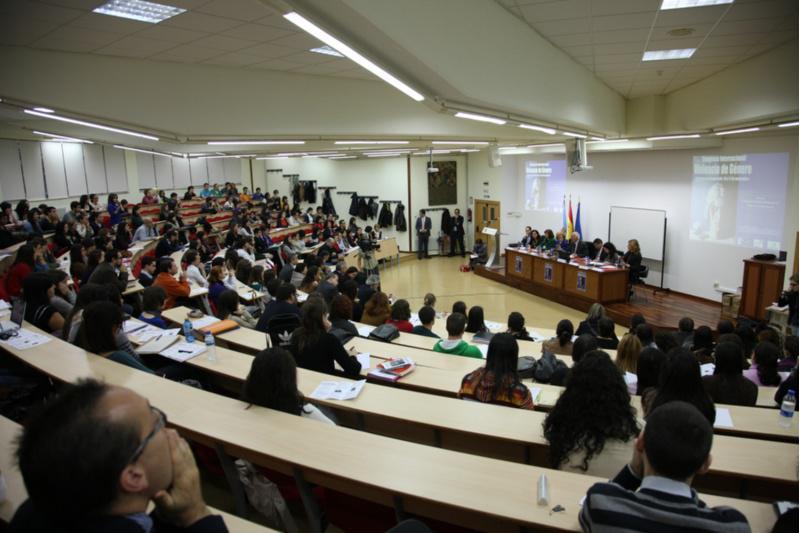 Un congreso internacional analiza en Compostela a violencia de xénero desde unha perspectiva xurídica