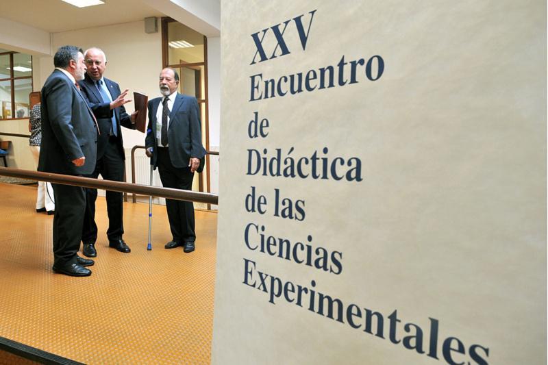 A procura da mellora nos procesos de ensinanza e aprendizaxe das ciencias, nun encontro na USC