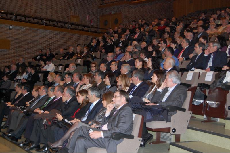 Casares reitera o compromiso da USC co agro galego na entrega do XIII Premio Aresa, que distingue a Champivil