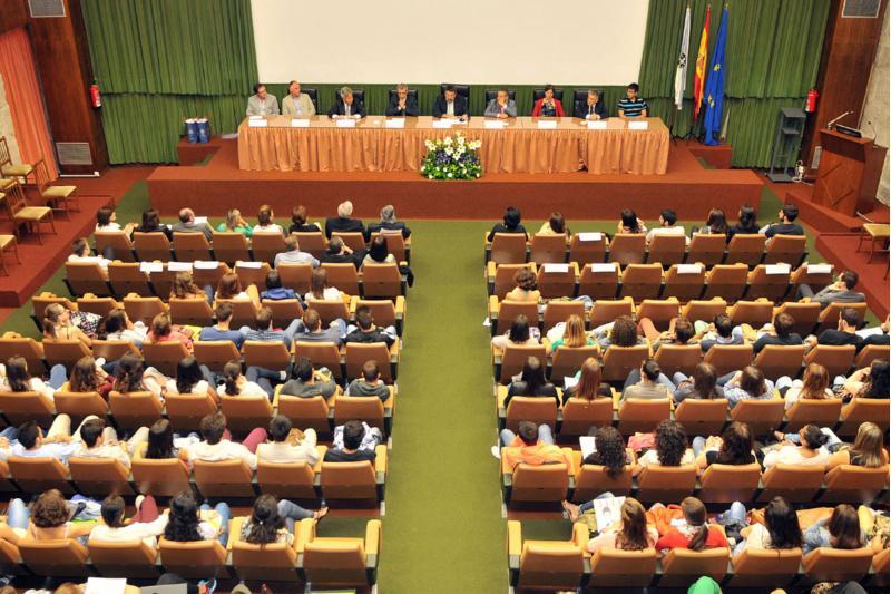 A Facultade de Medicina e Odontoloxía recibe o novo alumnado