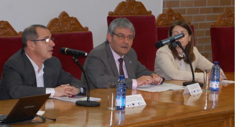 A xornada ‘UniversoCoop’, de difusión do cooperativismo, reúne preto de 250 estudantes na Facultade de ADE