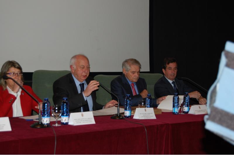 O xerente de Alibos Galicia, Jesús Quintá, recolle o XIV Premio Aresa de Desenvolvemento Rural 