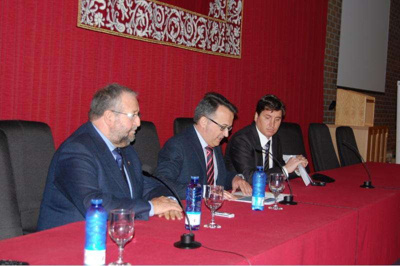 A Escola Politécnica Superior celebra o Día do Topógrafo Europeo coa mostra ‘100 anos de Cartografía de Lugo 1910-2010’ 