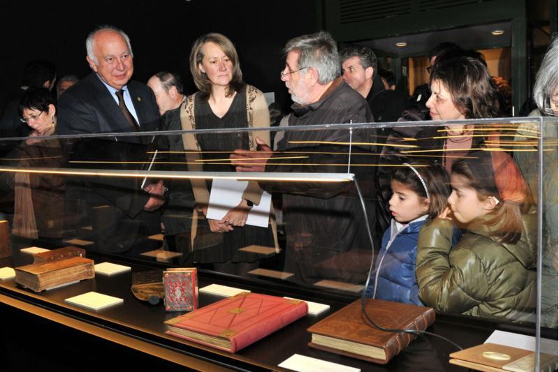 O reitor inaugura este xoves a exposición Imprimitur sobre a historia do libro e a encadernación