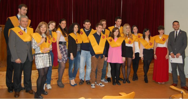 A residencia Bal y Gay despide a súa 19 promoción de estudantes e outorga becas de honra a García Herradón e Carmen Varela