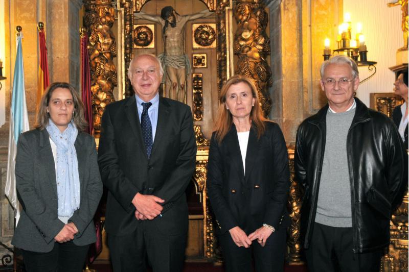 A profesora Luz María Gigirey Prieto tomou posesión como decana da Facultade de Óptica e Optometría