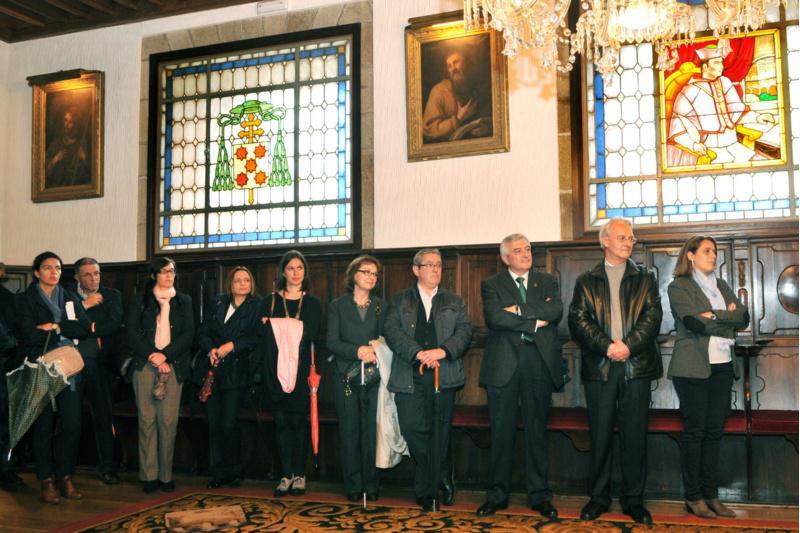 A profesora Luz María Gigirey Prieto tomou posesión como decana da Facultade de Óptica e Optometría