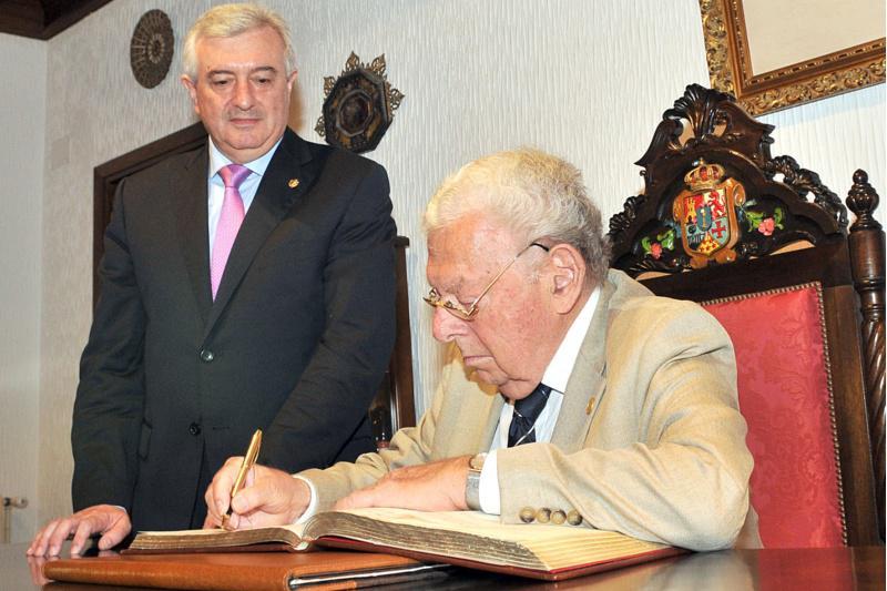 O científico sueco Lennart Levi gaña o XVIII Premio Internacional Grupo Compostela-Xunta de Galicia