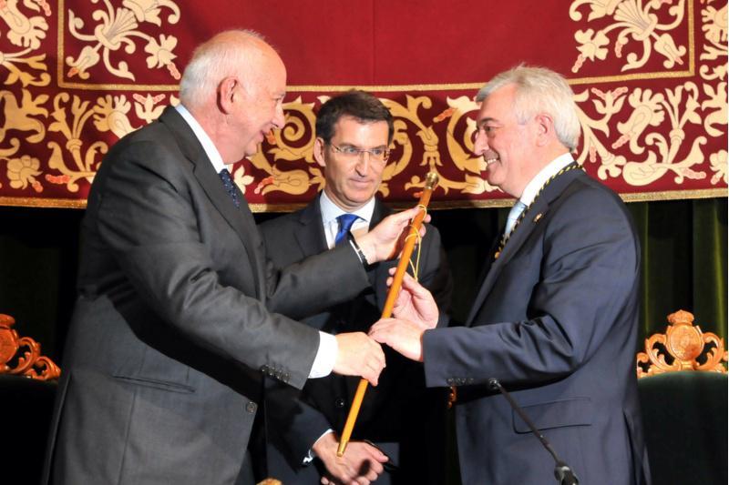 Juan Viaño reivindica na súa toma de posesión como reitor da USC a necesidade de acometer cambios importantes na organización universitaria