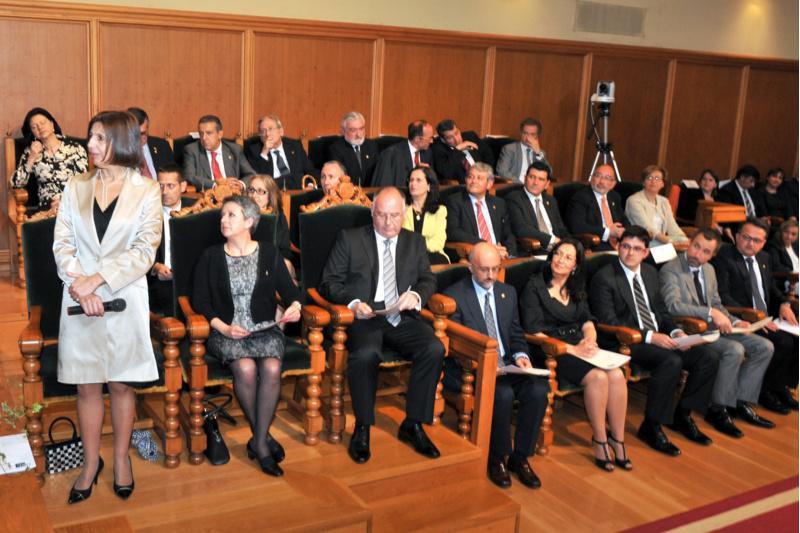 Juan Viaño reivindica na súa toma de posesión como reitor da USC a necesidade de acometer cambios importantes na organización universitaria