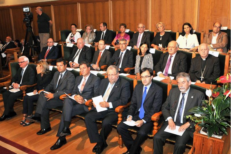 A situación económica, a internacionalización e o cambio da organización docente e investigación serán os retos da USC para o curso 2014-2015