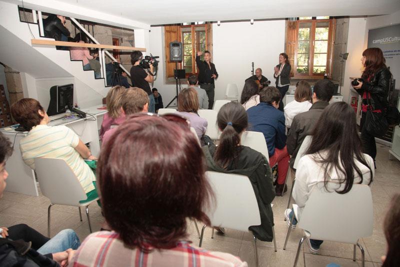 Unha mostra fotográfica na Biblioteca Internacional da Diversidade Cultura achega a evolución no tempo da cultura xitana
