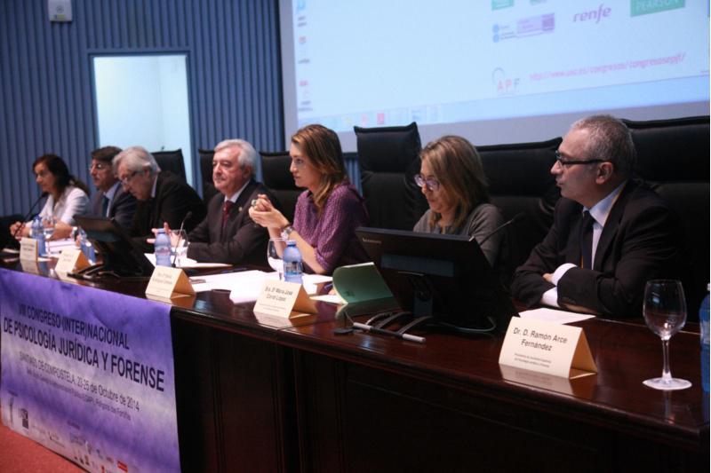 Comezou o congreso de Psicoloxía Xurídica e Forense cunha especial atención á familia