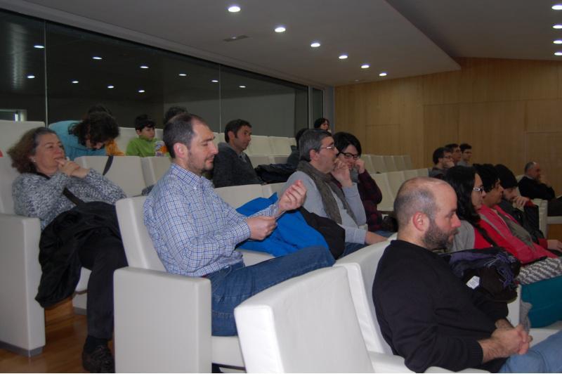 Debate sobre riqueza lingüística e ensino na Casa do Saber co gallo do Día Internacional da Lingua Materna 