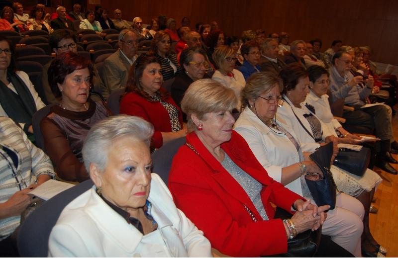 O IV Ciclo pecha o curso coa entrega de diplomas e insignias a 39 titulados sénior na Facultade de Formación do Profesorado